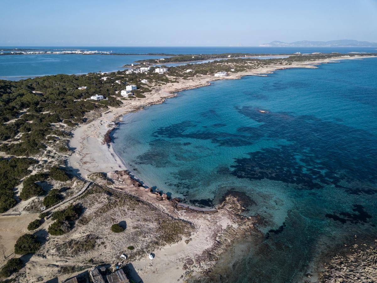 Sa Pedrera Suites & Spa Es Pujols Bagian luar foto