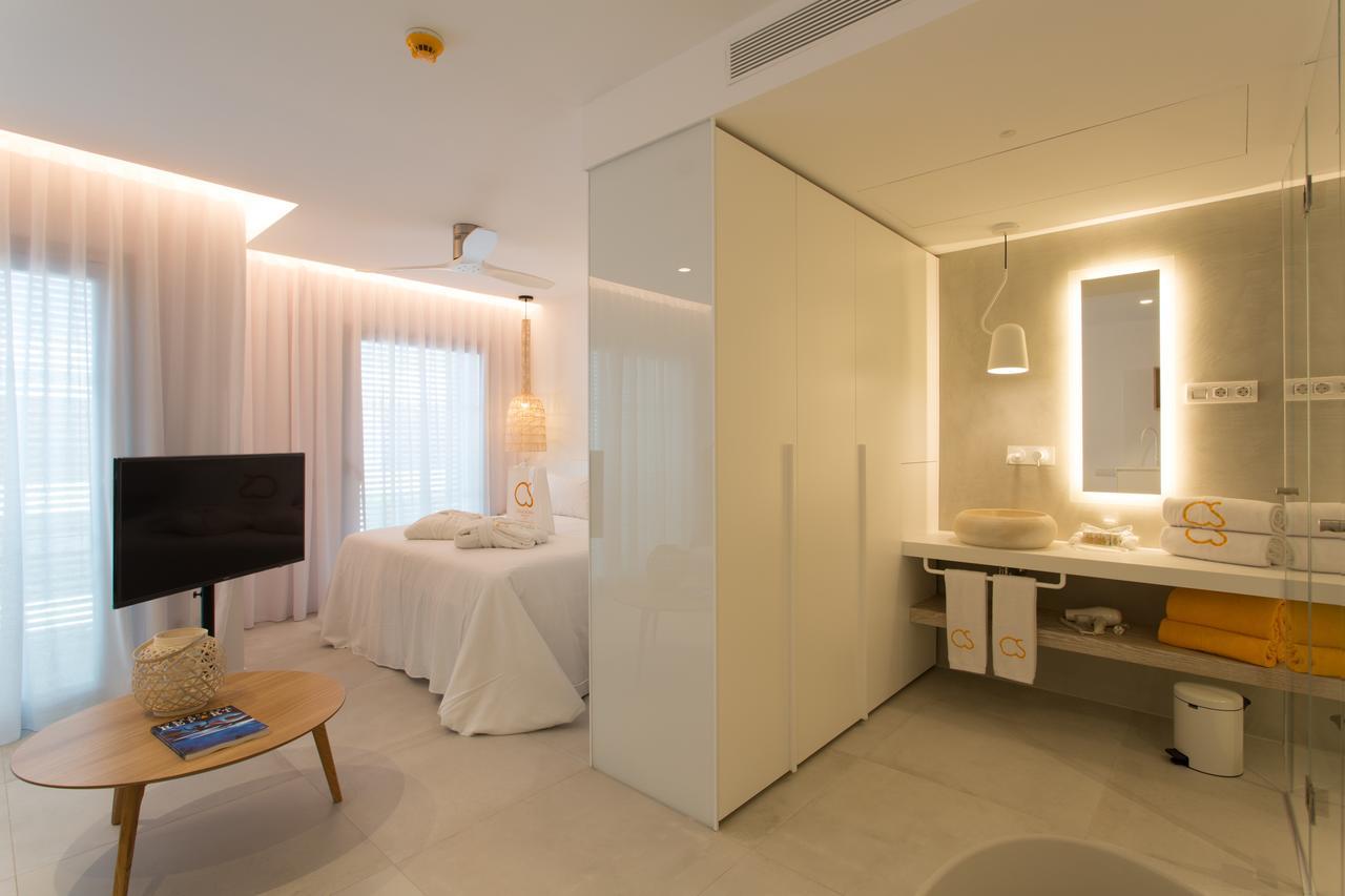 Sa Pedrera Suites & Spa Es Pujols Bagian luar foto