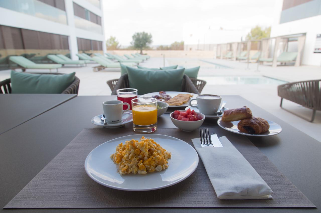 Sa Pedrera Suites & Spa Es Pujols Bagian luar foto