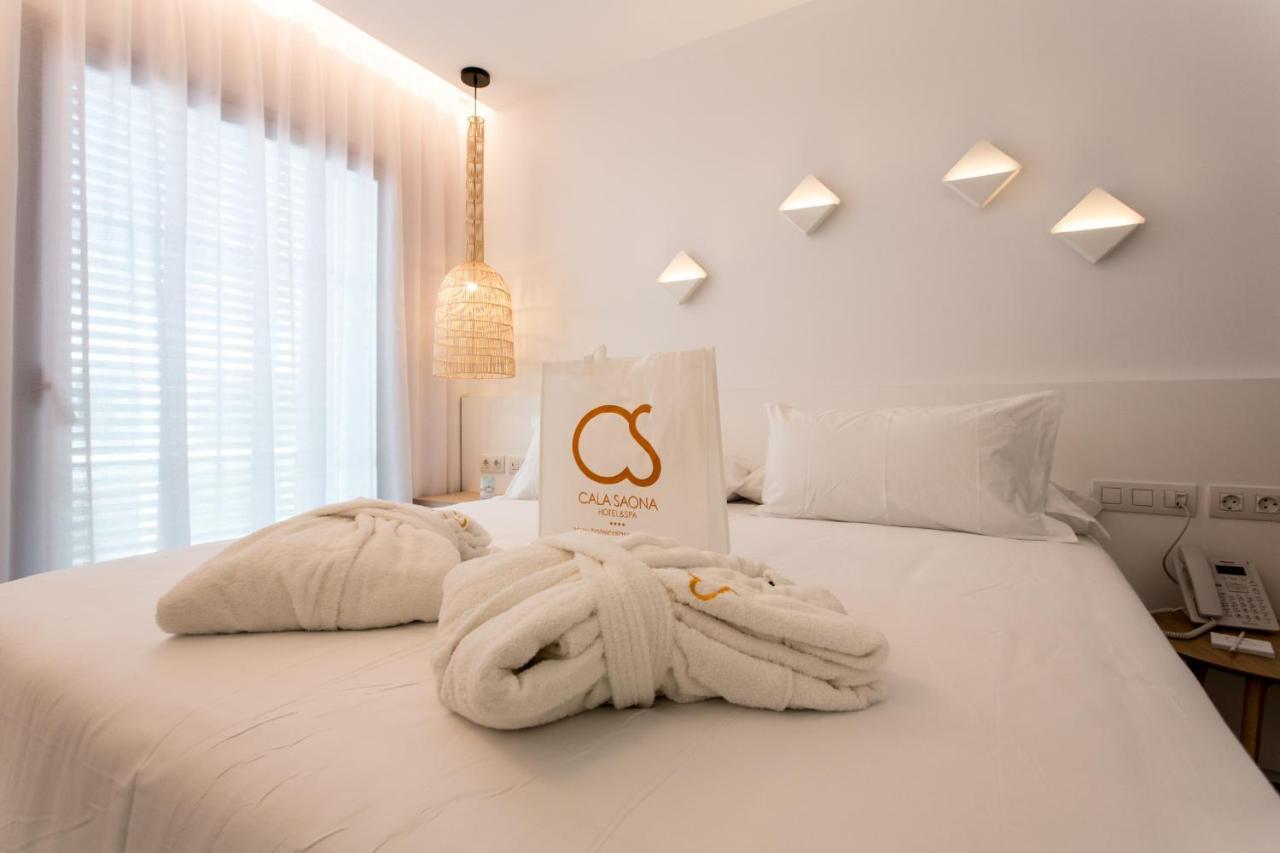Sa Pedrera Suites & Spa Es Pujols Bagian luar foto