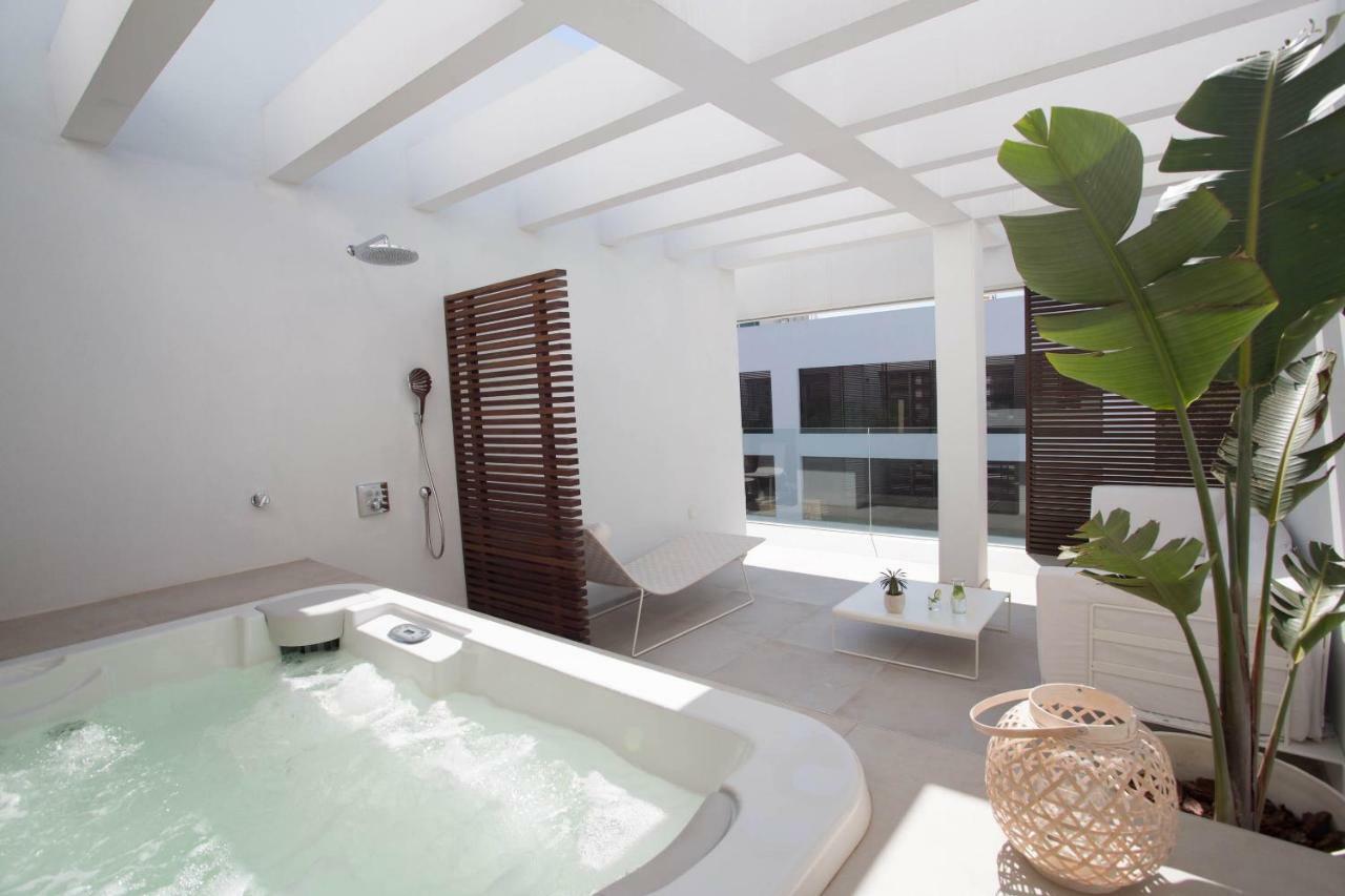 Sa Pedrera Suites & Spa Es Pujols Bagian luar foto
